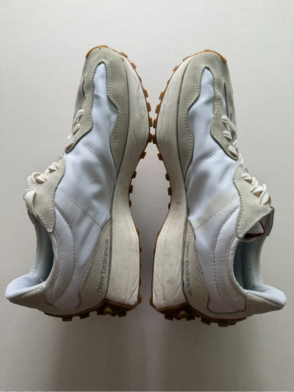 New Balance Unisex Cream White Sneakers Men’s US 9 / Women’s US 10.5.
